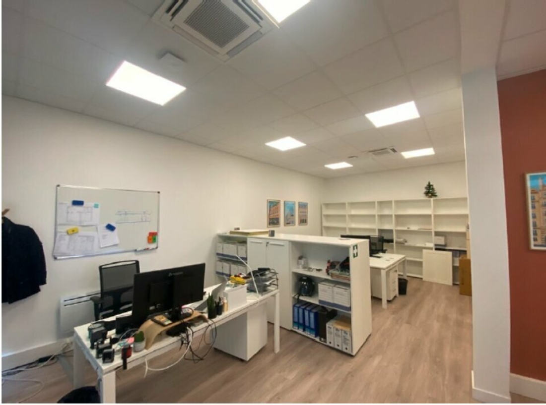 Photo 2 – location bureaux	PARIS (75008)