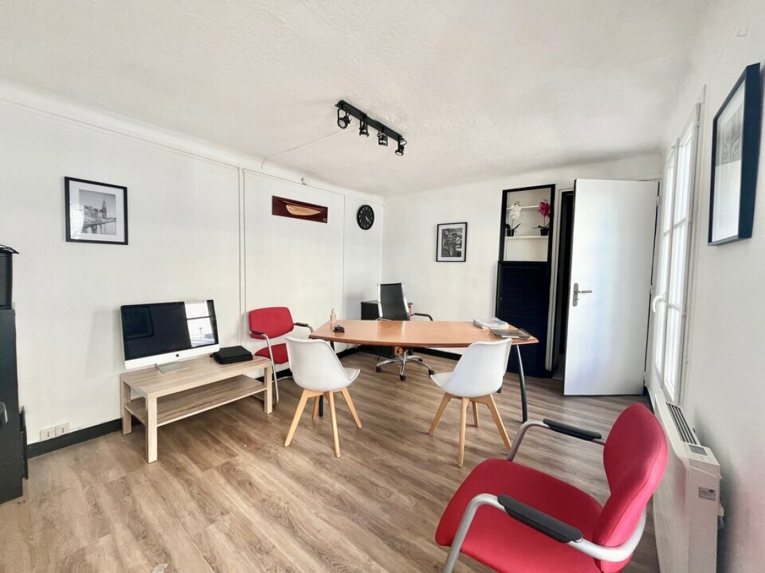 Photo 2 – location bureaux	PARIS (75009)