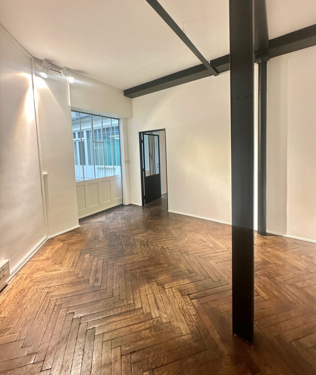 Photo 2 – location bureaux	PARIS (75006)