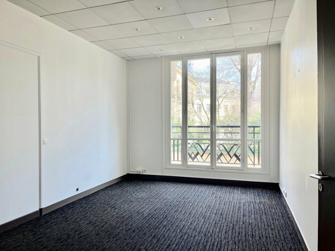 Photo 1 – location bureaux	PARIS (75008)