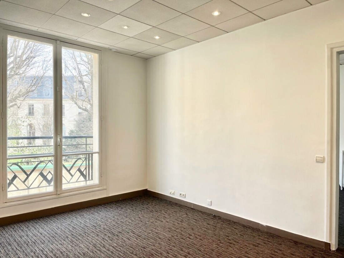 Photo 3 – location bureaux	PARIS (75008)